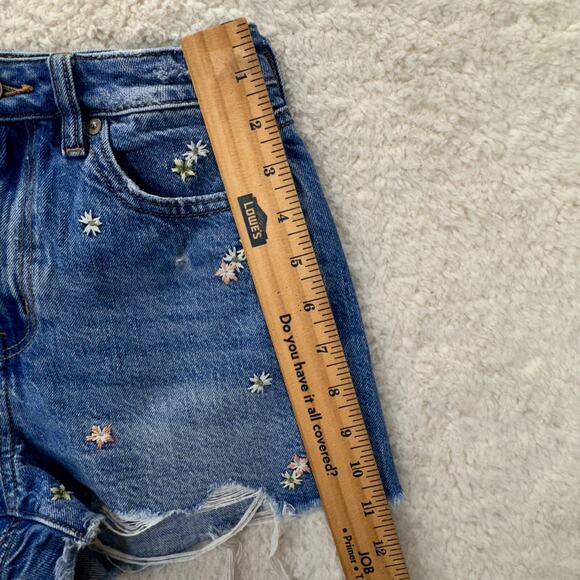 American Eagle Mom Shorts Women 00 Floral Embroidered Distressed Raw Hem Denim - Picture 6 of 12